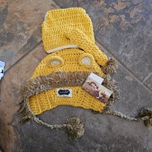 Newborn bloomers and lion hat